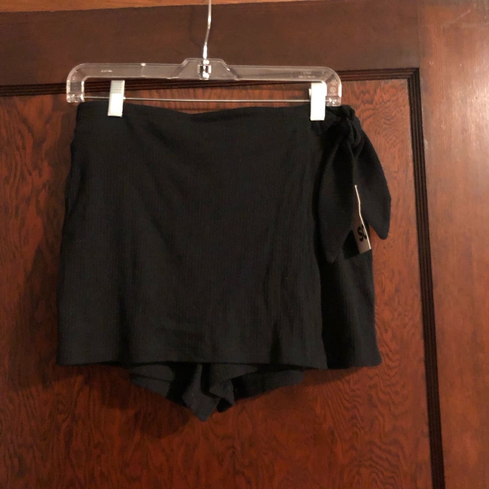 Nwt! Black mini skirt wrap!